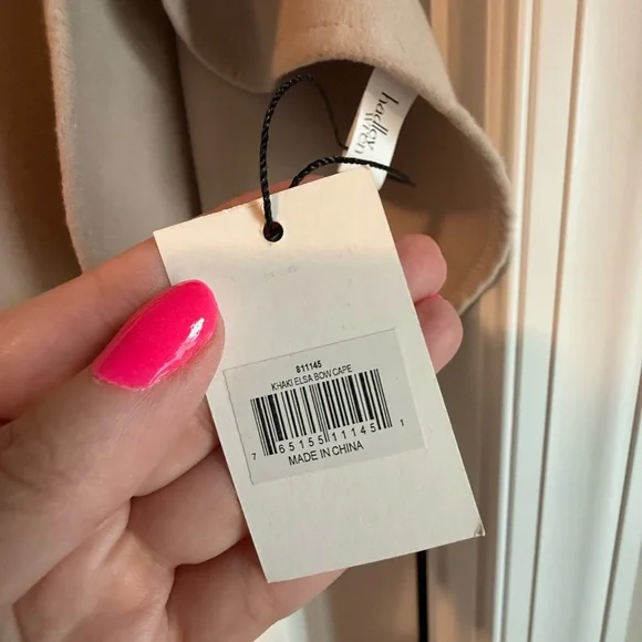 Hadley Wren Cape with Bow - Picture 5 of 6